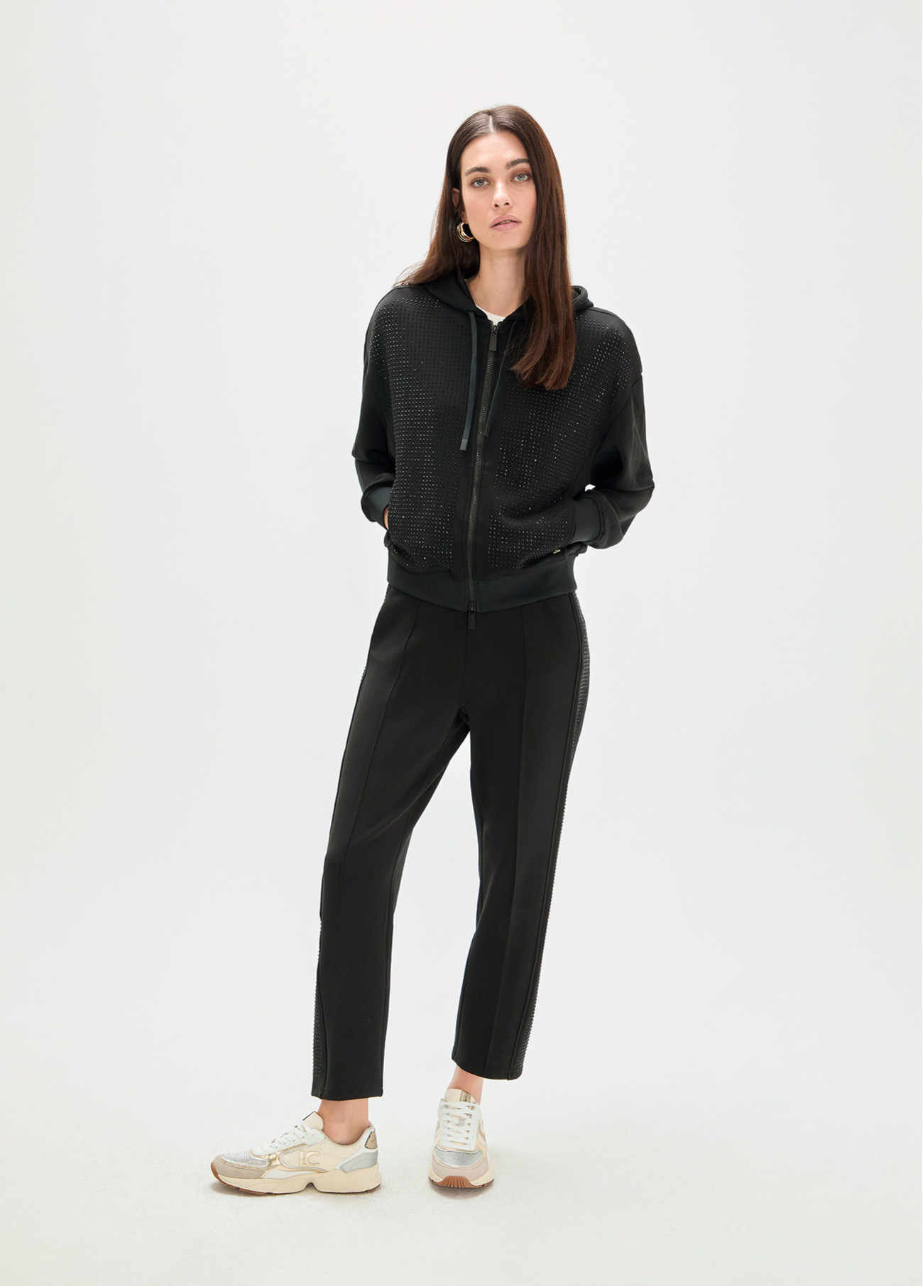 sudadera-scuba-con-strass-delantero