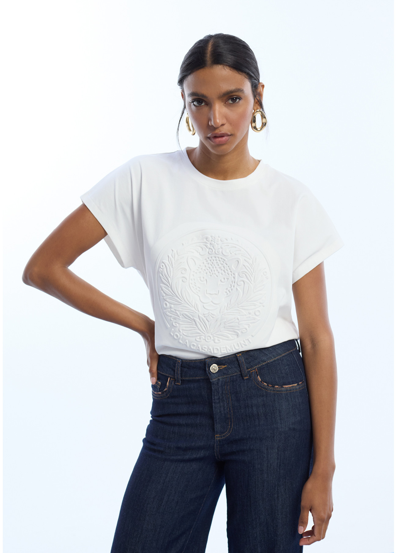 camiseta-logo-embossing (1)