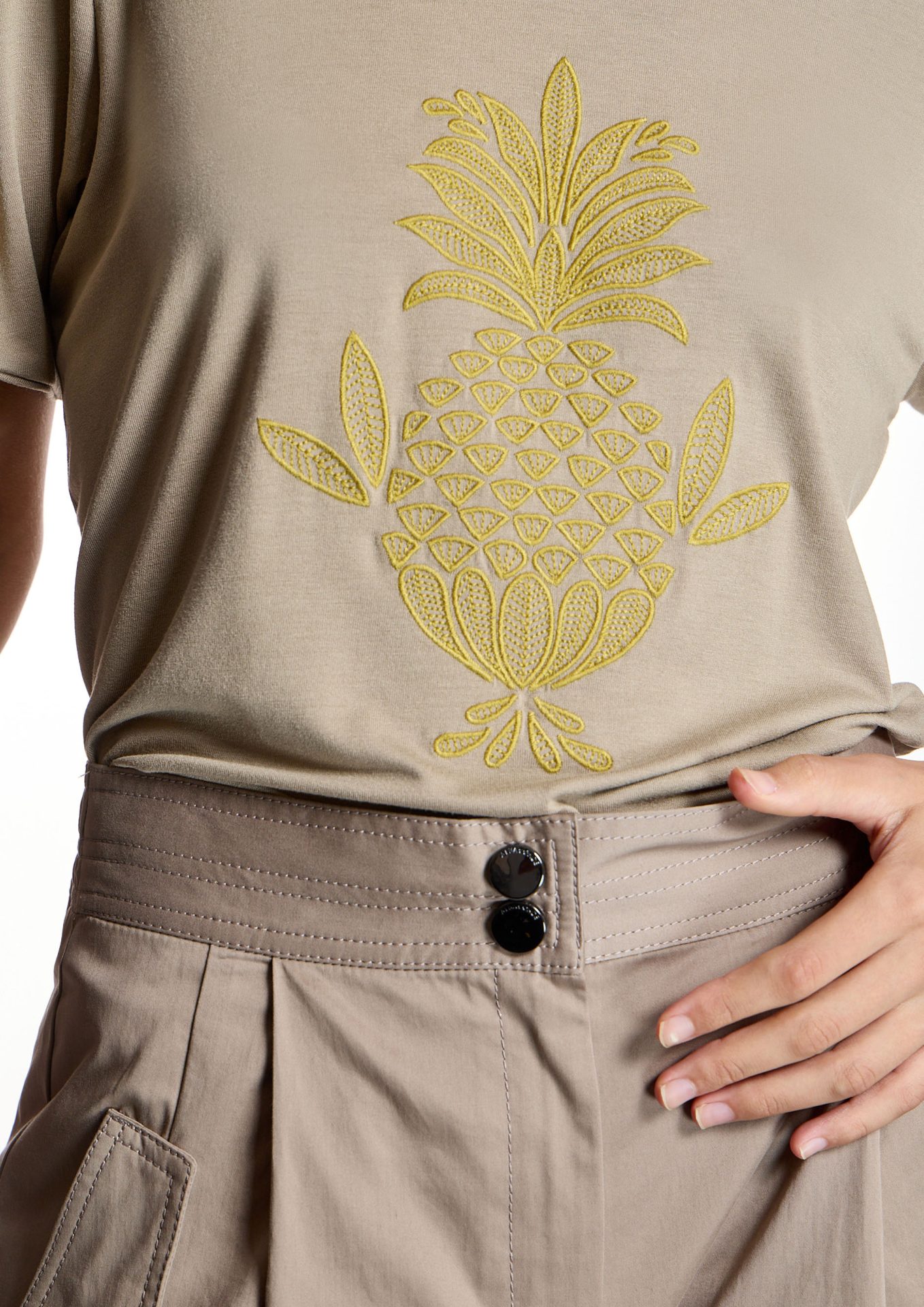 detalle-bordado-de-camiseta-pina