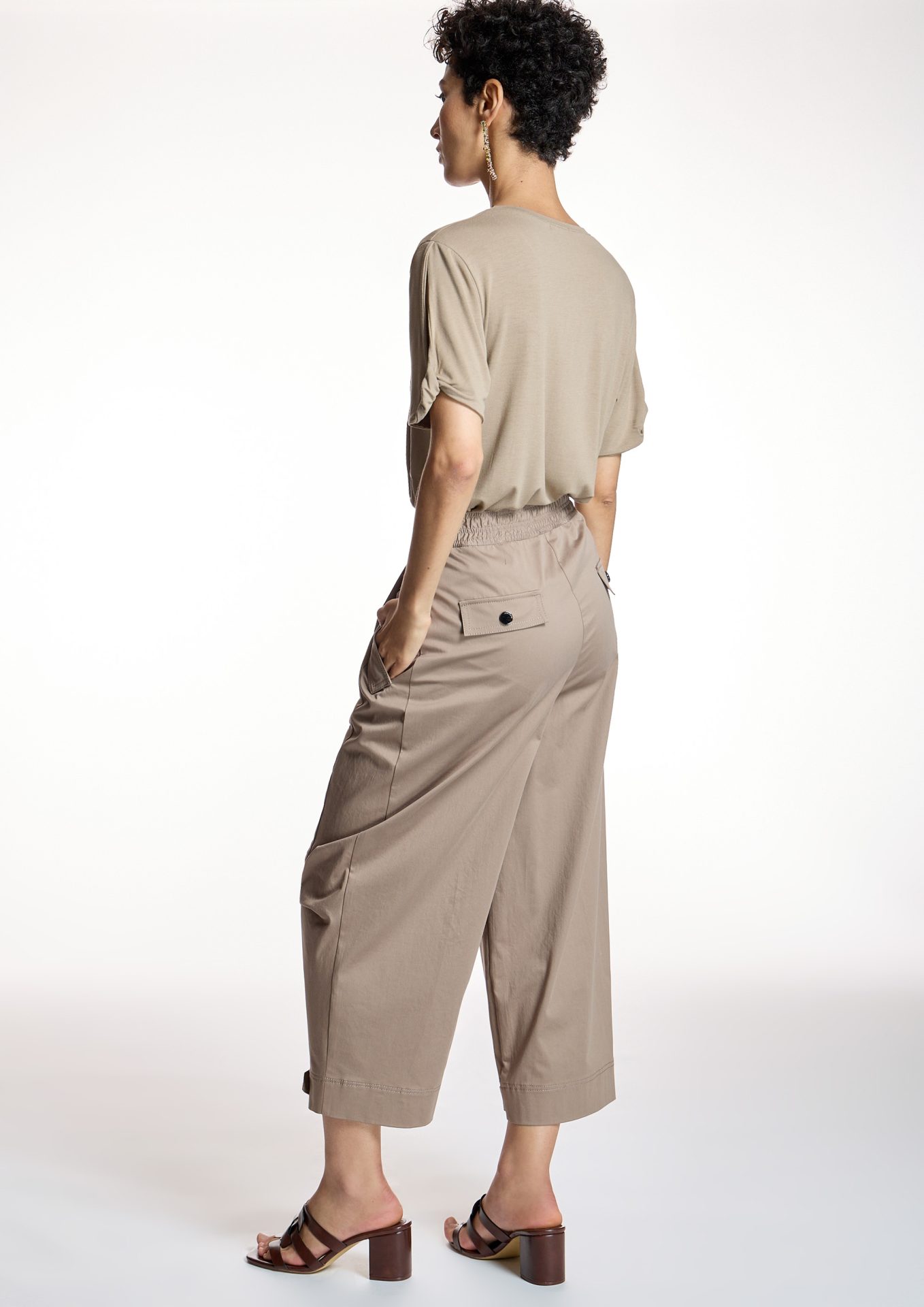 pantalon-beige-cargo