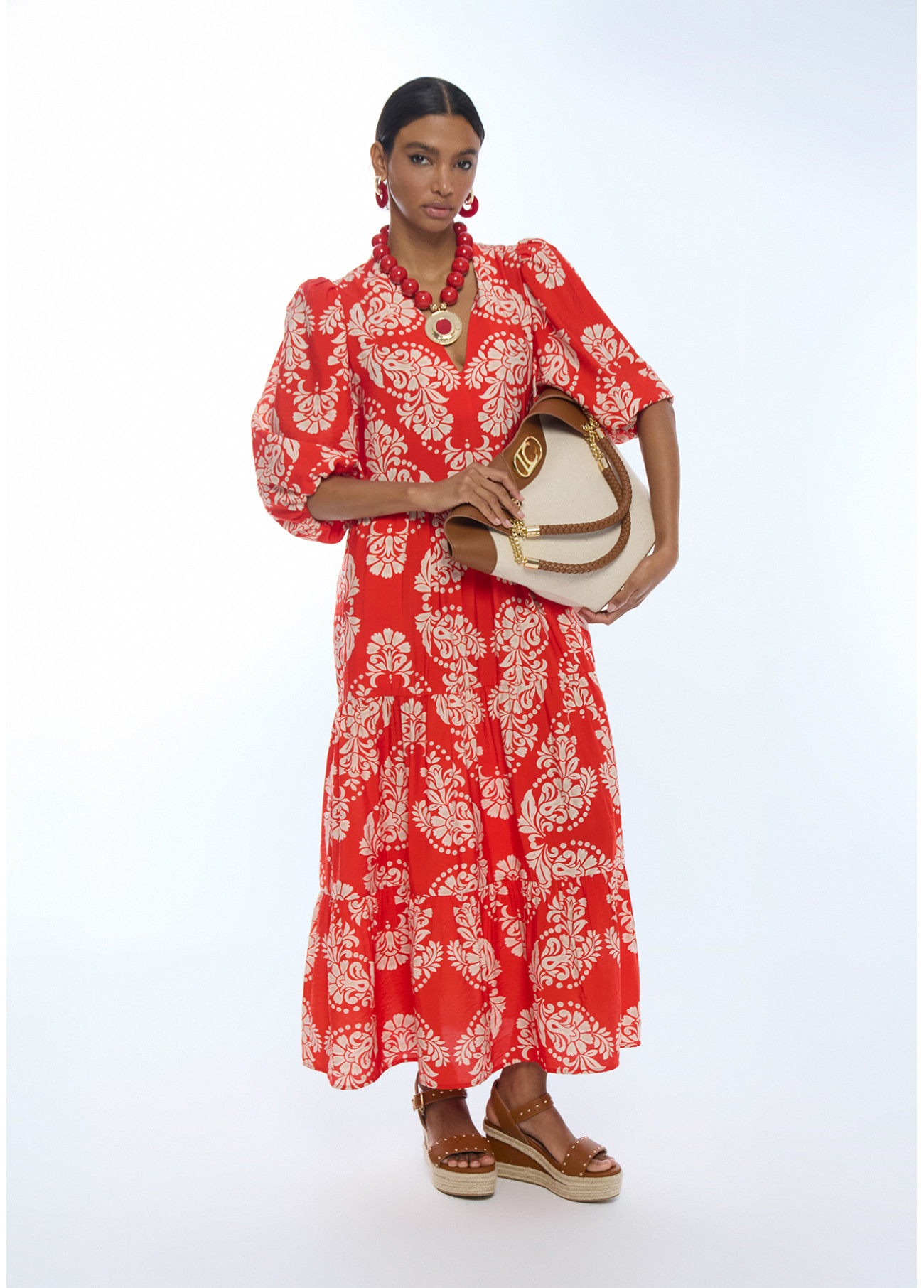 vestido-escote-pico-manga-abullonada-paisley