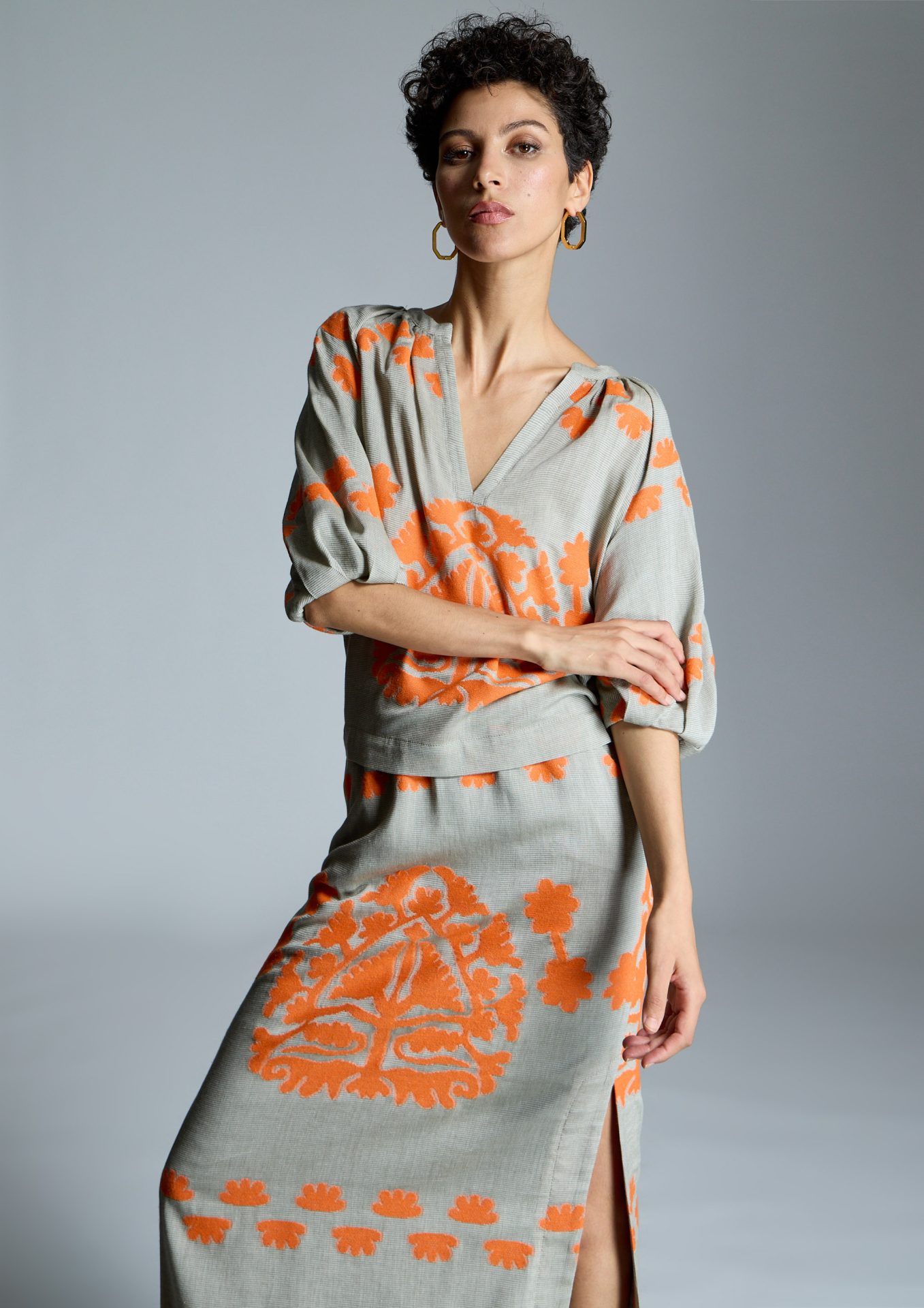 blusa-bicolor-jacquard-dibujo-naranha