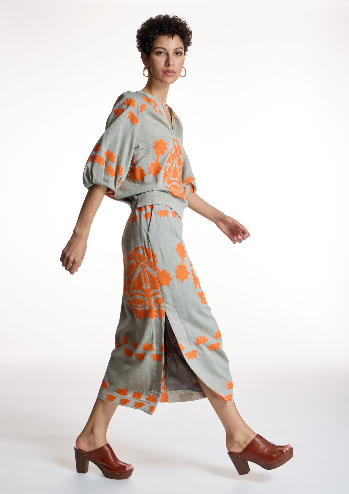 blusa-bicolor-jacquard-escote-pico