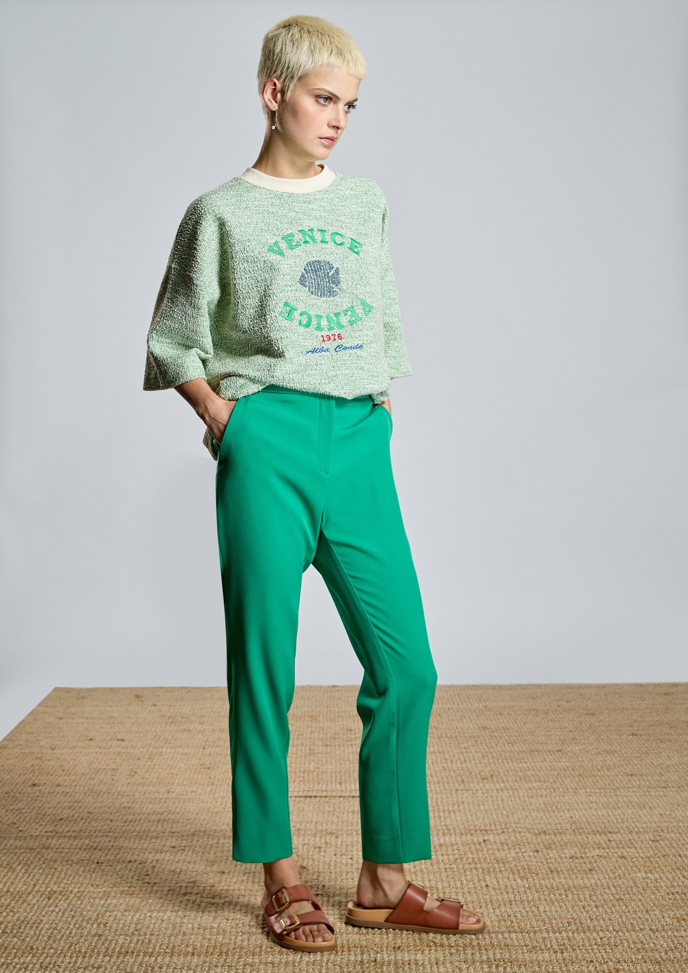 pantalon-verde-con-bolsillos (1)