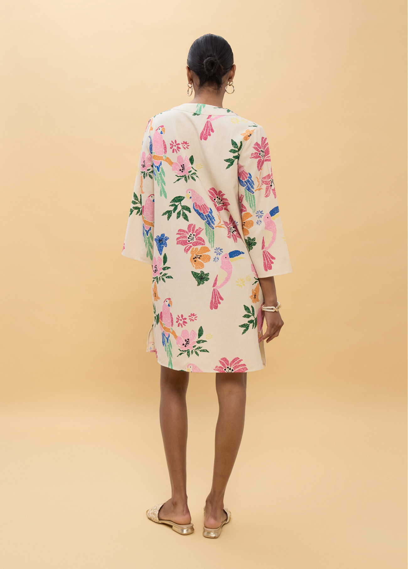 vestido-corto-con-abalorios-multicolor (3)