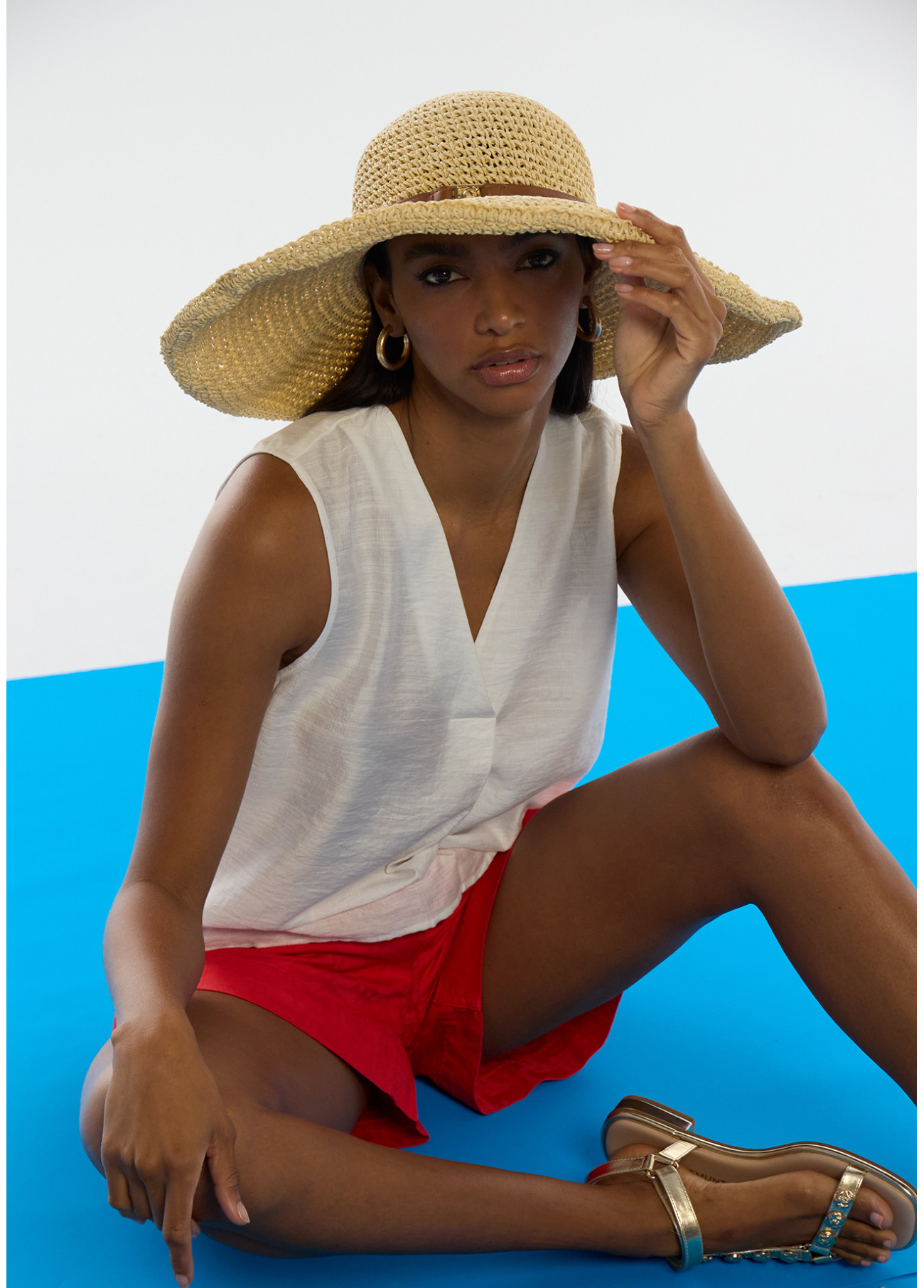 sombrero-de-ala-ancha-en-efecto-rafia (6)