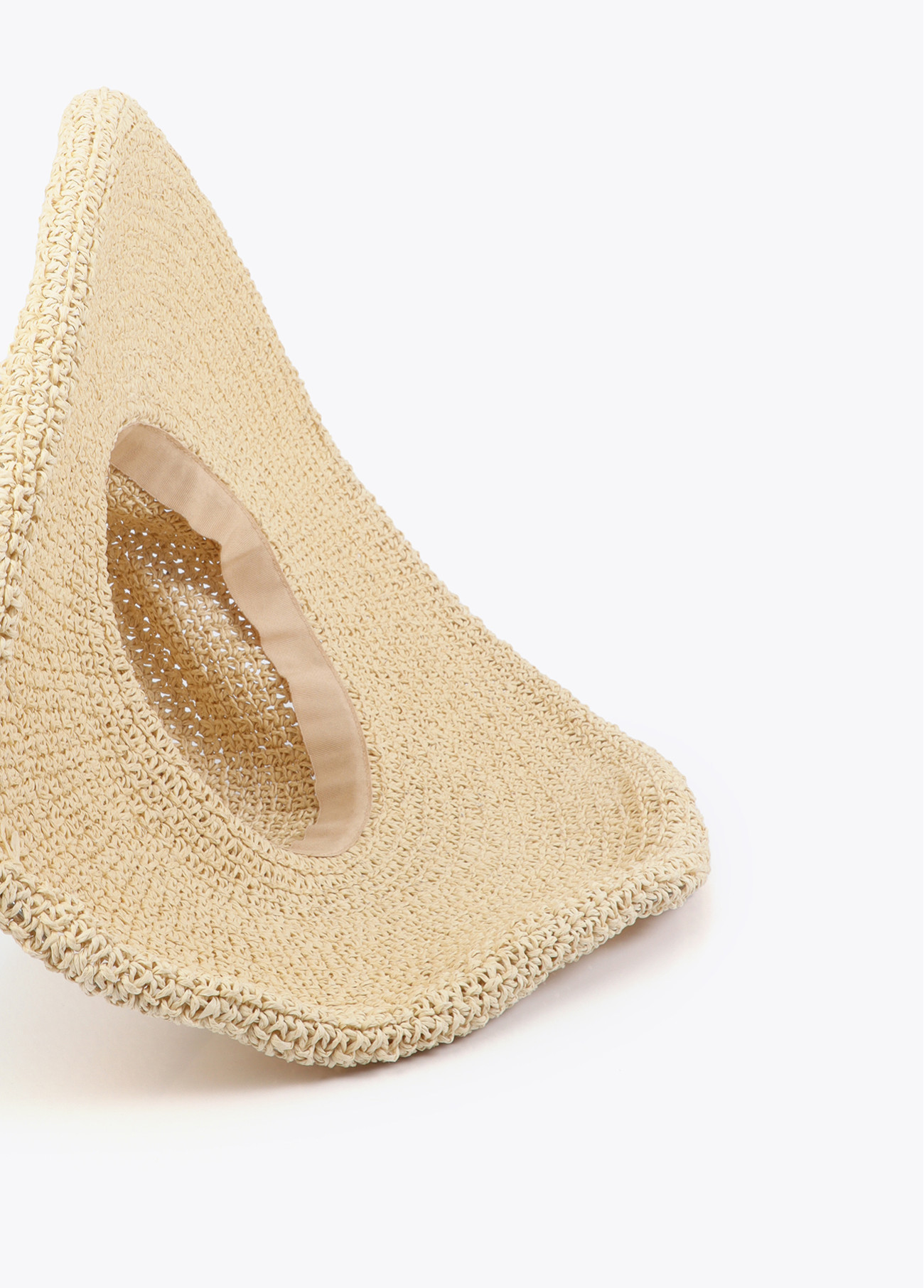 sombrero-de-ala-ancha-en-efecto-rafia (9)
