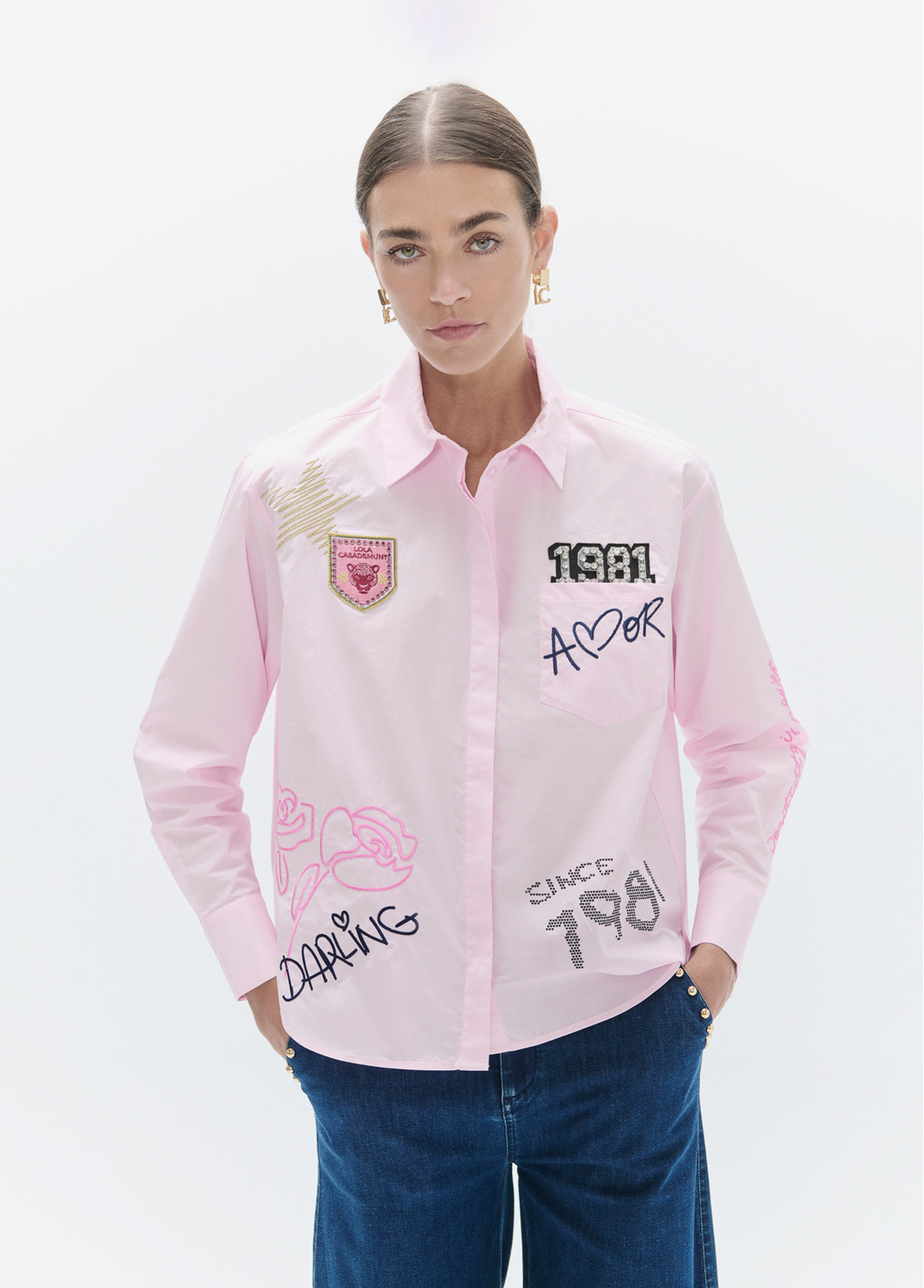 camisa-popelin-con-detalles-y-parches
