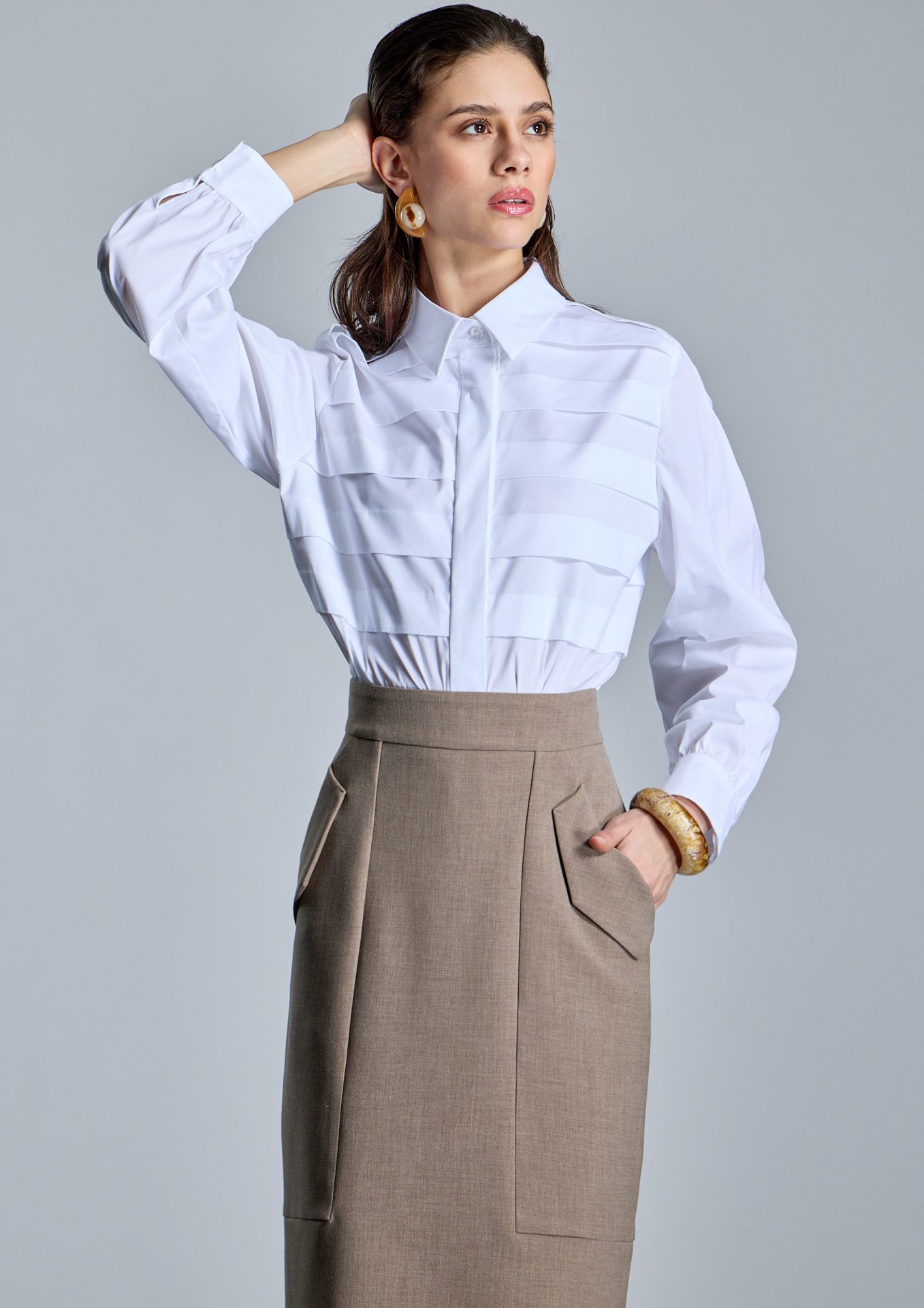 camisa-blanca-con-tablas