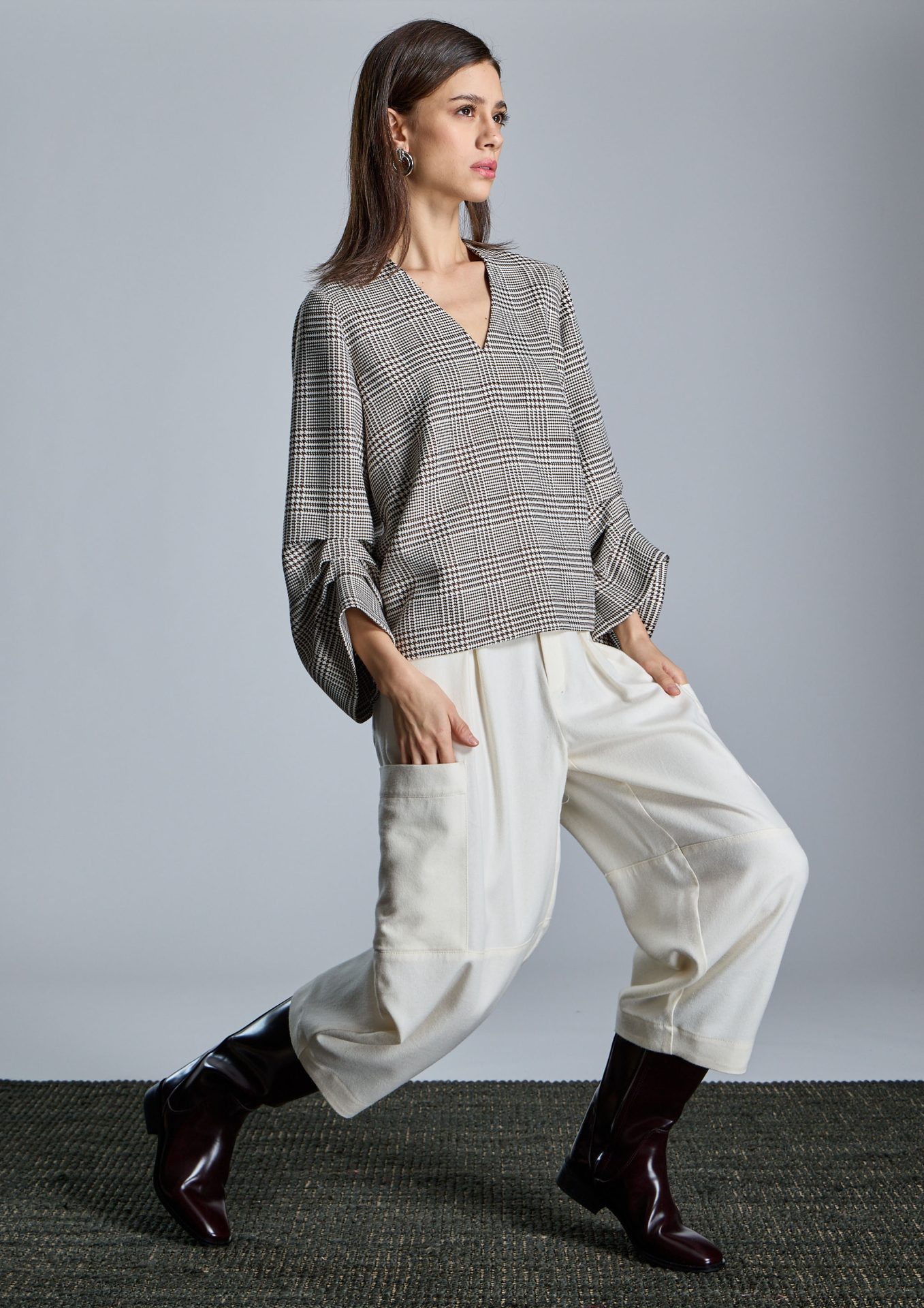 pantalon-barrel-crudo-de-tiro-alto-con-bolsillos
