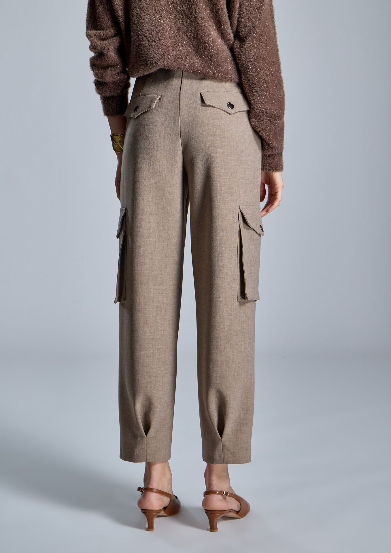 pantalon-topo-estilo-cargo-de-mujer