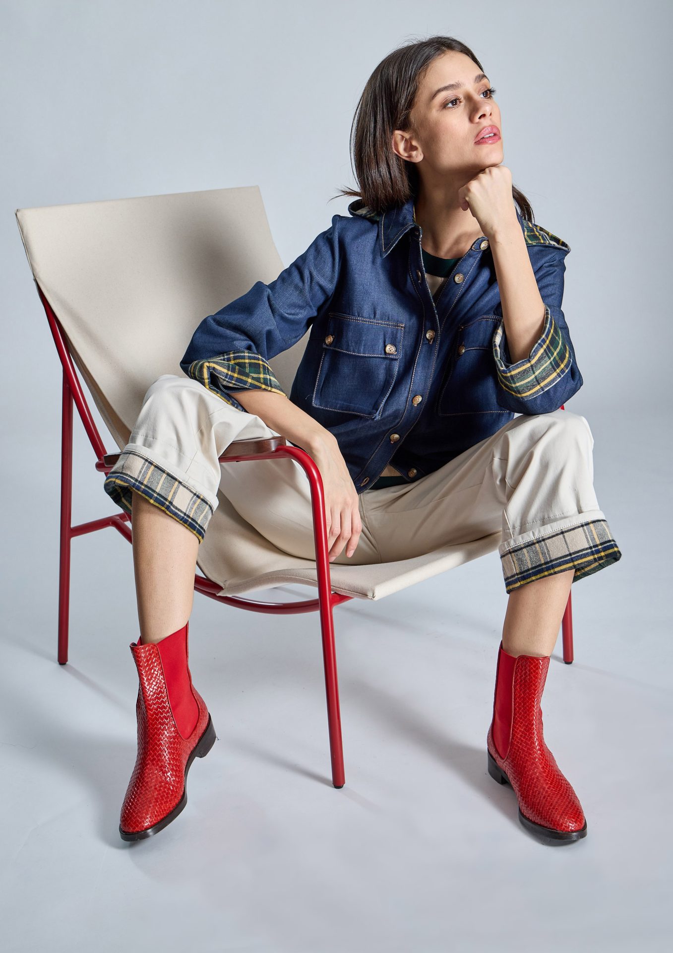blusa-azul-con-manga-vuelta-estampado-cuadros