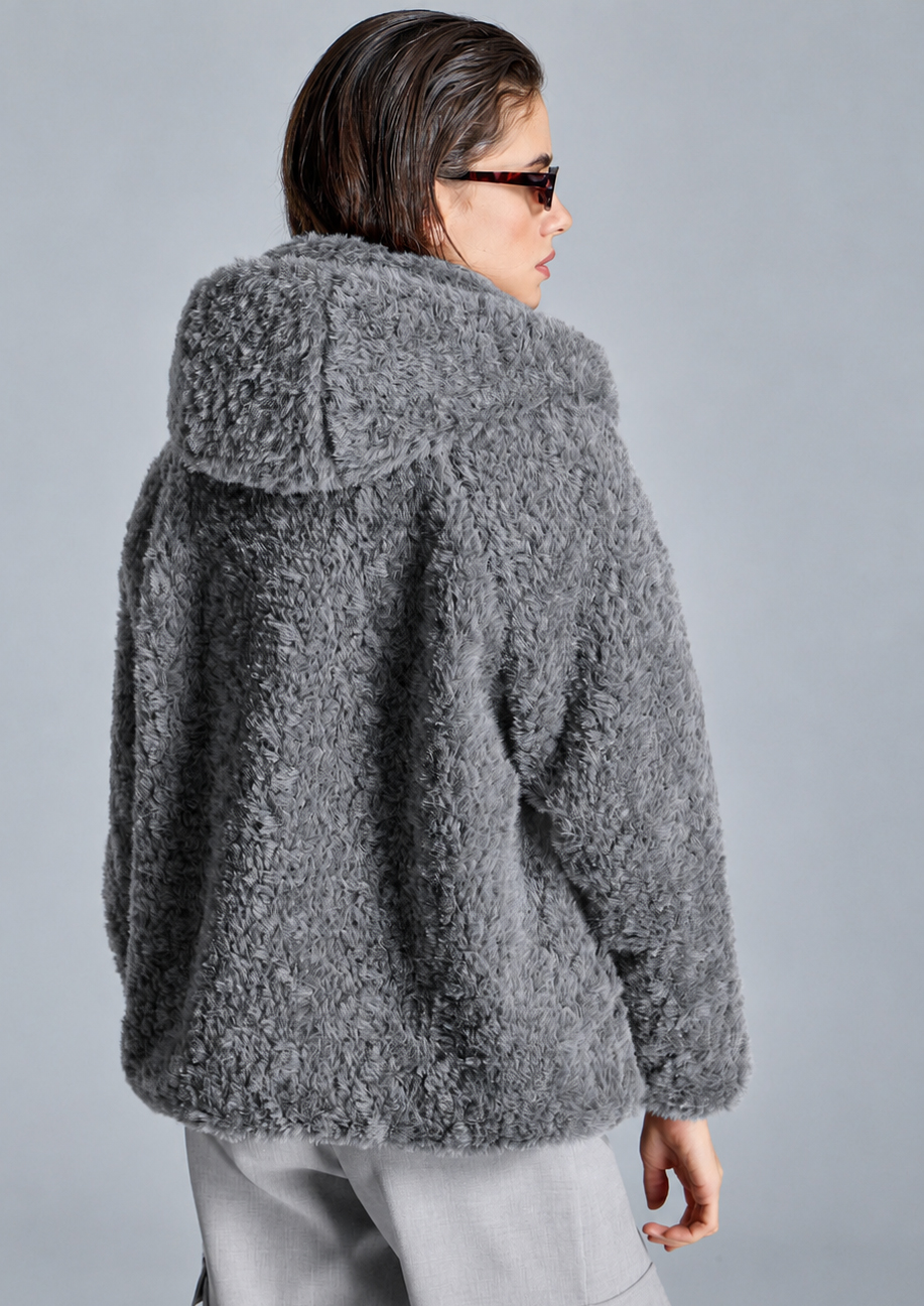 chaqueta-de-pelo-gris-con-capucha (1)