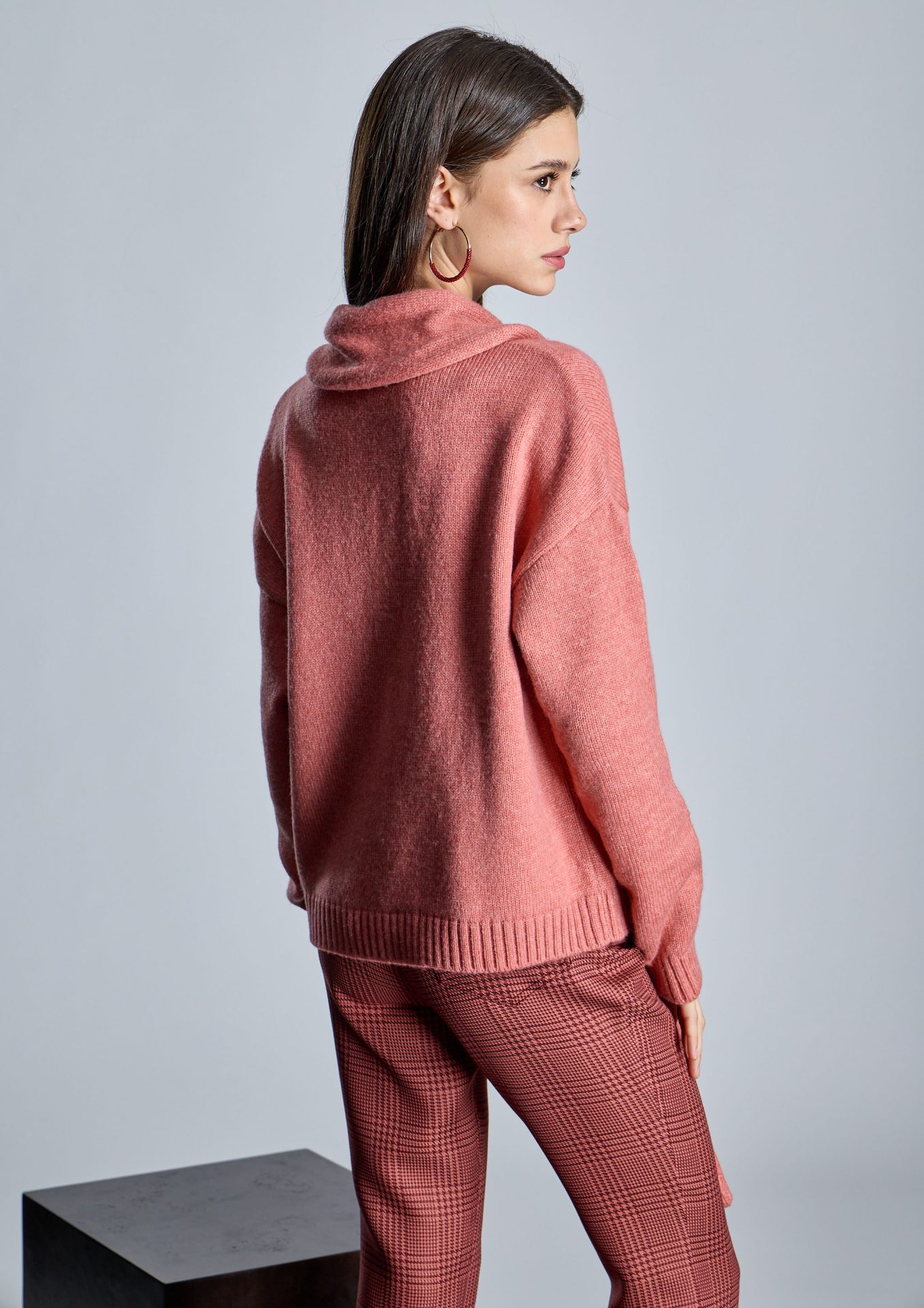 chaqueta-de-punto-grueso-salmon
