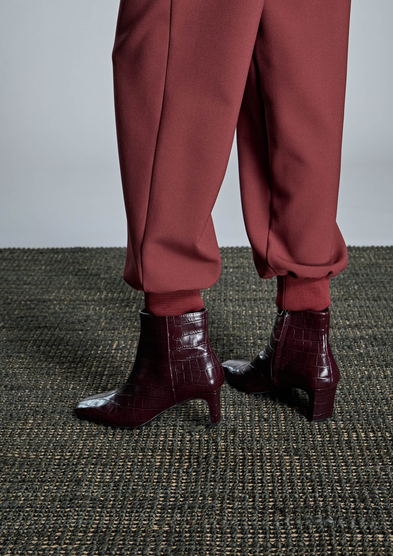 detalle-de-bajo-de-pantalon-gramate