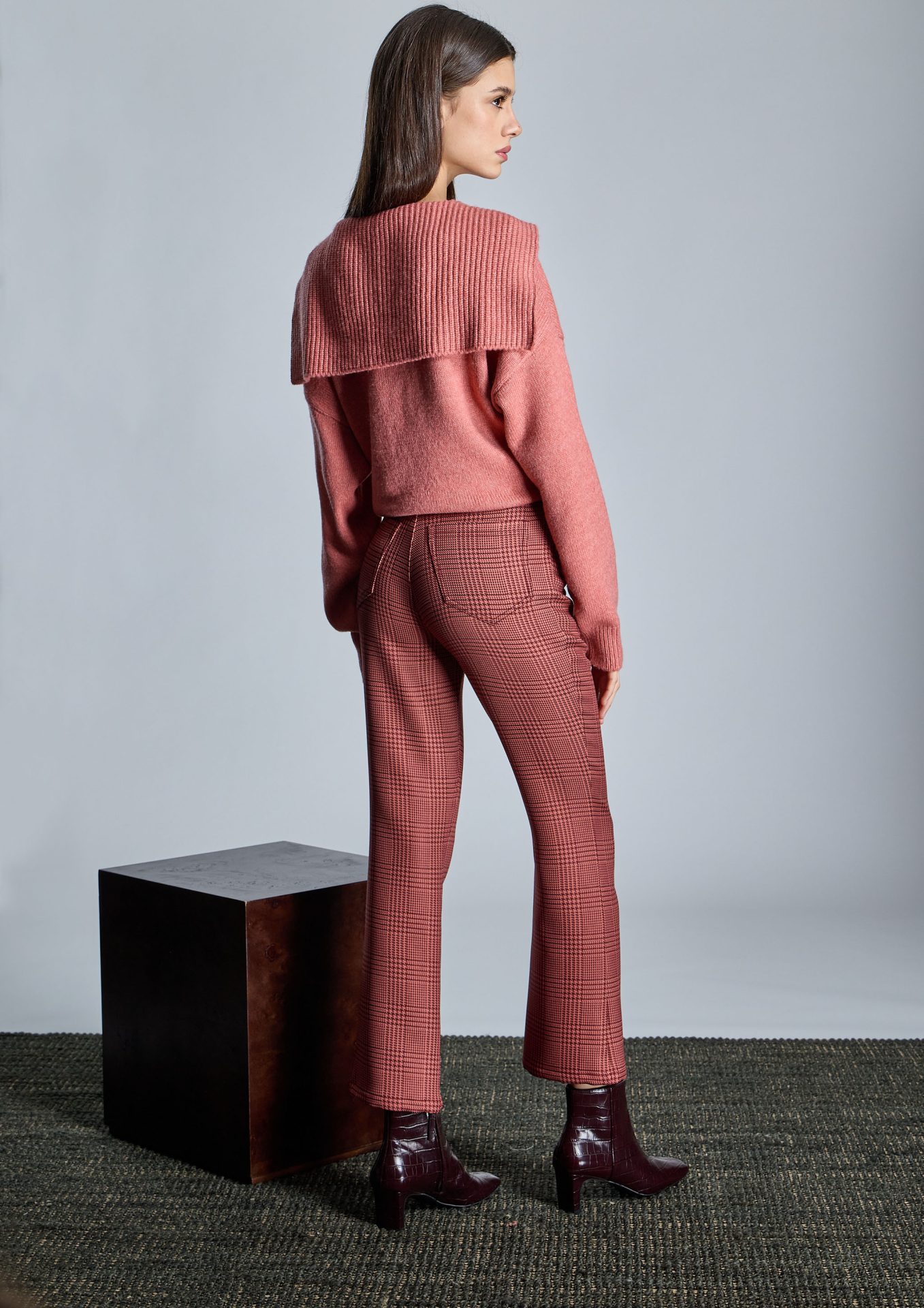 pantalon-flare-de-cuadros-granate