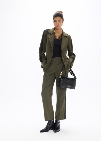 pantalon-tobillero-campanita-con-pieza-lateral-grosgain-a-contraste (3)